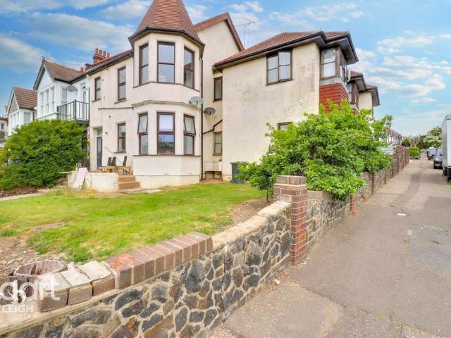 Britannia Road, Westcliff on sea 1 bed flat to rent £1,100 pcm £254 pw