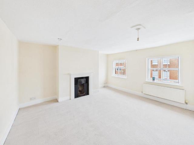 Britannia Road, Worcester Studio to rent £725 pcm £167 pw