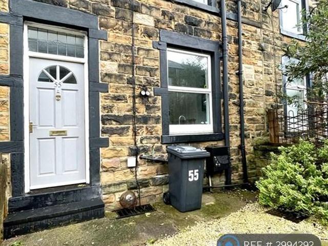 Britannia Road, Morley, Leeds, LS27 2 bed terraced house to rent £850 pcm £196 pw