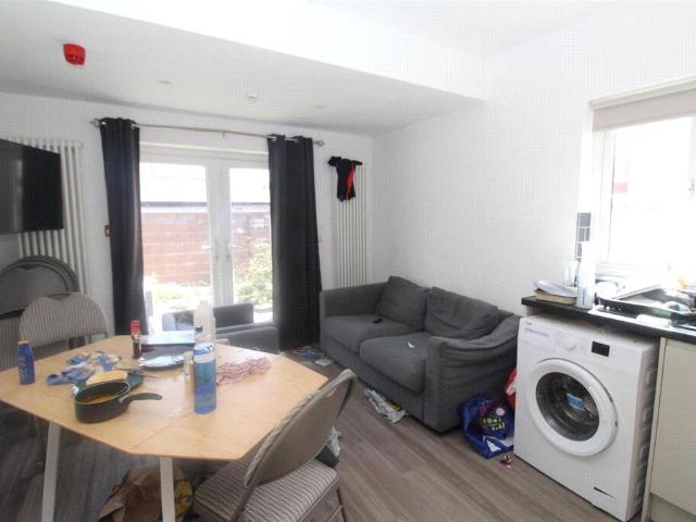 Brithdir Street, Cardiff, CF24 8 bed terraced house to rent £4,640 pcm £1,071 pw