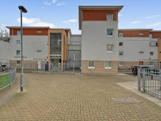 British Street, London E3 2 bed flat to rent £2,050 pcm £473 pw