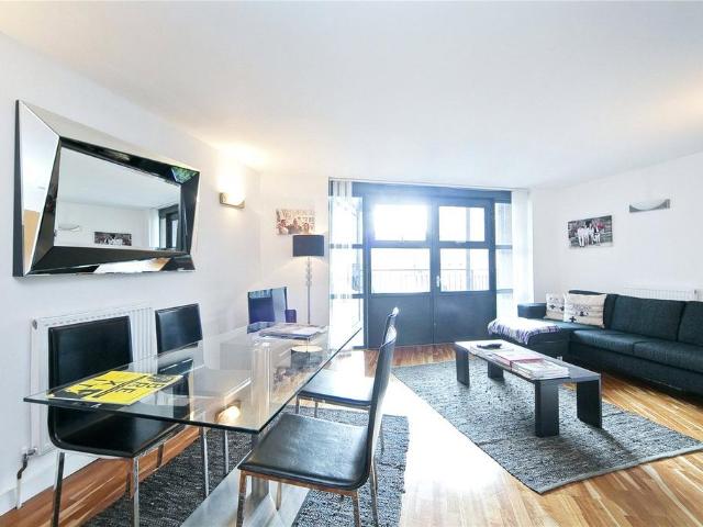 Britton Street, Clerkenwell, London. 2 bed apartment to rent £3,500 pcm £808 pw