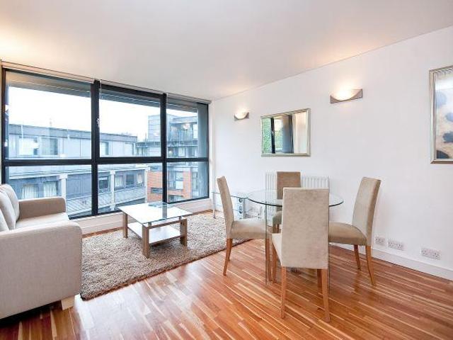 Britton Street, EC1M 2 bed apartment to rent £3,400 pcm £785 pw