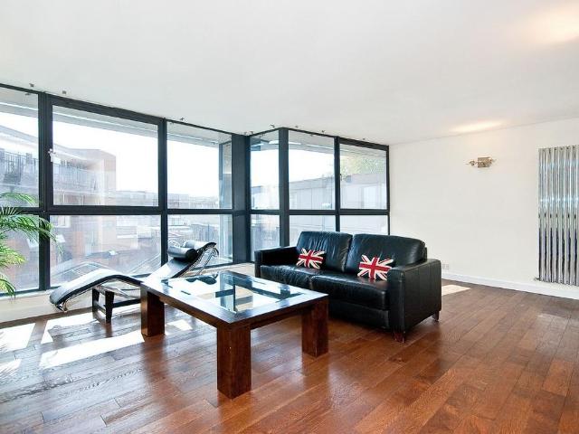 Britton Street, EC1M 2 bed apartment to rent £3,450 pcm £796 pw