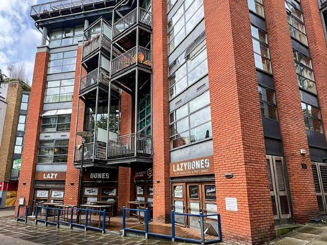 Britton Street, London EC1M 2 bed apartment to rent £4,200 pcm £969 pw