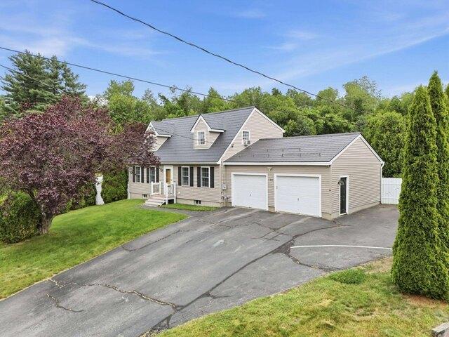 Brittany Cir, Pembroke, Home For Sale