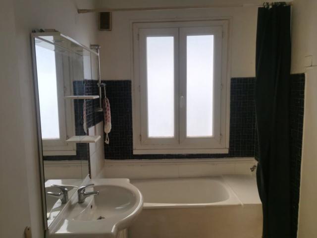 Brive: appartement T2 balcon parking climatisation