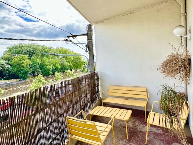 Brive appartement deux chambres, terrasse, garage, buanderie, cave !