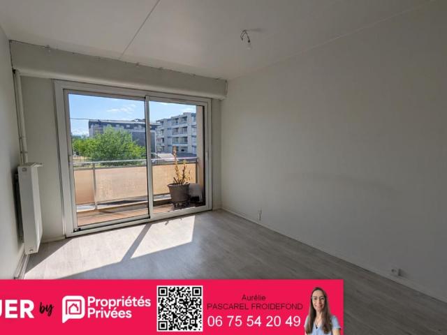 Brive Centre Proche Hopital: Apt T3 de 81m² avec SEJOUR DOUBLE+BALCON+ASCENSEUR+PARKING en sous sol+CAVE+LOCAL VELO