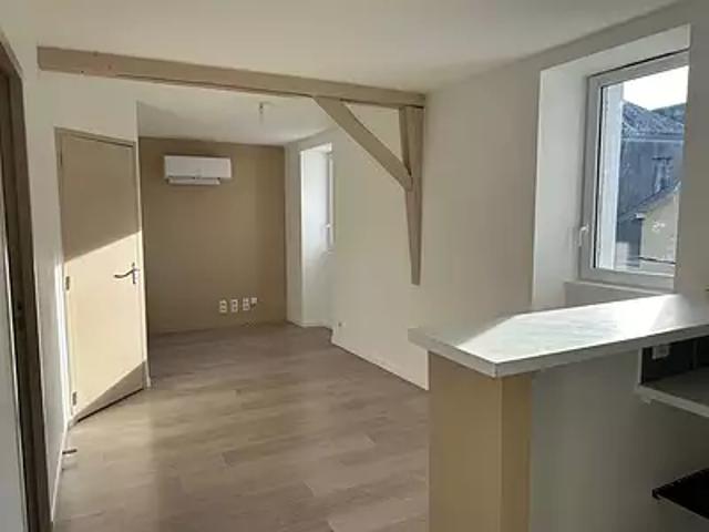 Brive la Gaillarde 19100 Location appartement 2 pièces t2 au dernier étage parking