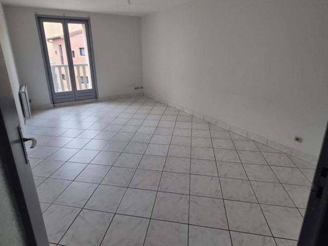 Brives Charensac, appartement T2 bis au 1er étage