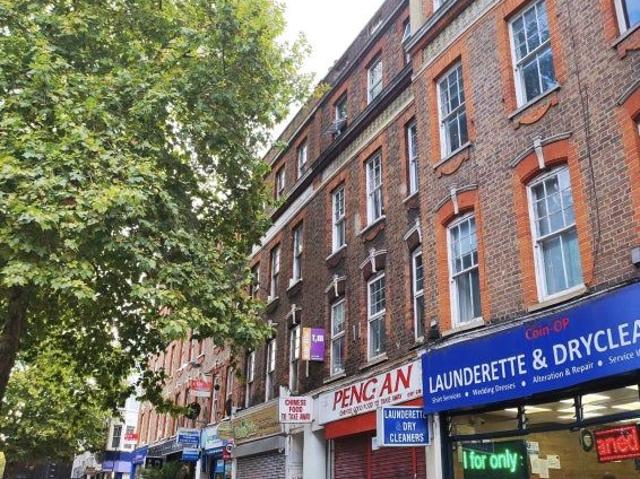 Brixton Hill, Brixton SW2, 3 bed shared accommodation to rent, £810 pcm | PrimeLocation