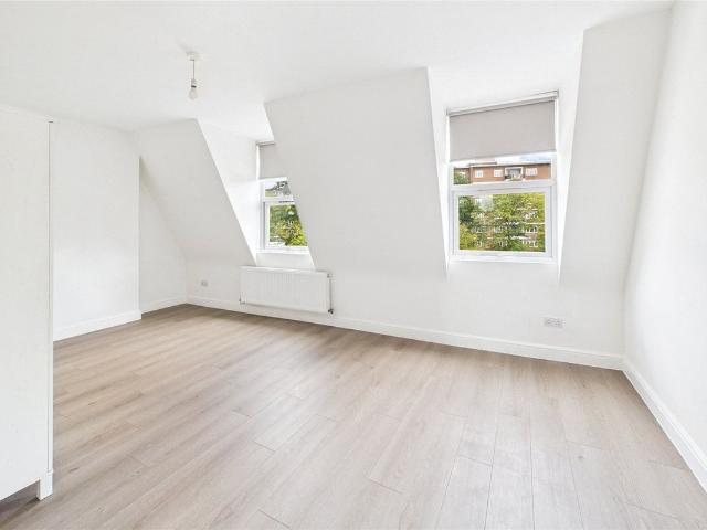 Brixton Hill, London SW2, 4 bed flat to rent, £3,000 pcm | PrimeLocation