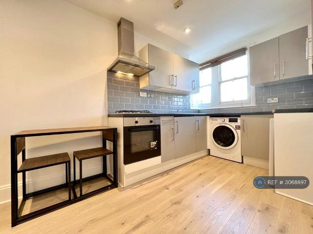 Brixton Hill, London, SW2 1 bed flat to rent £1,800 pcm £415 pw