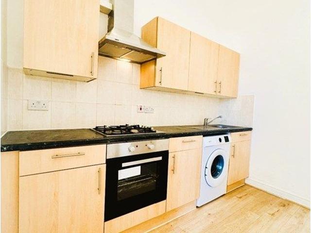 Brixton Hill, London SW2, 1 bed flat to rent, £1,200 pcm | PrimeLocation
