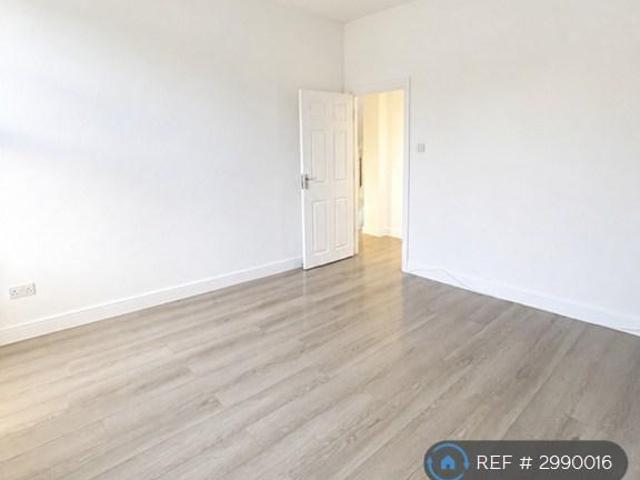Brixton Hill, London, SW2 4 bed flat to rent £3,500 pcm £808 pw