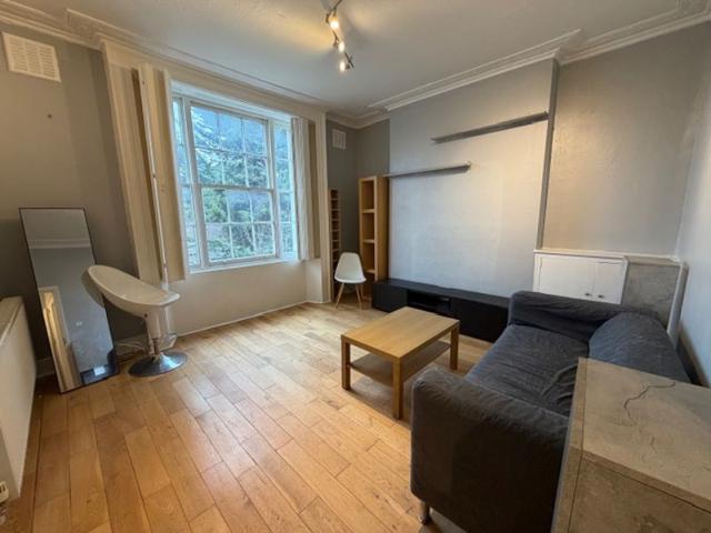 Brixton Road, London SW9, 1 bed flat to rent, £1,500 pcm | PrimeLocation