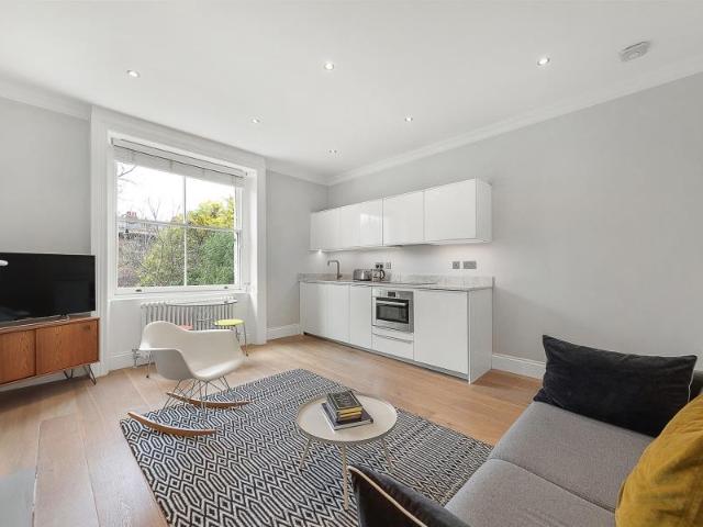 BRIXTON ROAD, SW9 2 bed flat to rent £2,496 pcm £576 pw