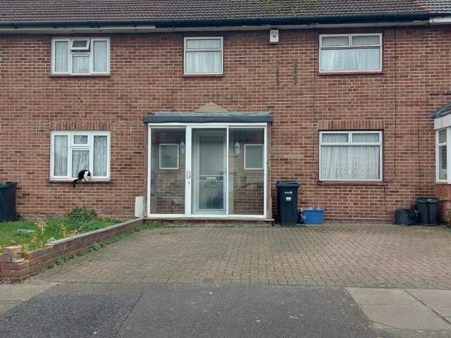 Brian Road, RM6 3 bed terraced house to rent £2,150 pcm £496 pw