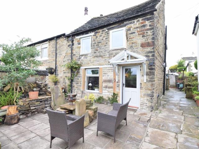 Briar Cottage, Briestfield Road, Wakefield WF12, 1 bed cottage to rent, £1,300 pcm | PrimeLocation