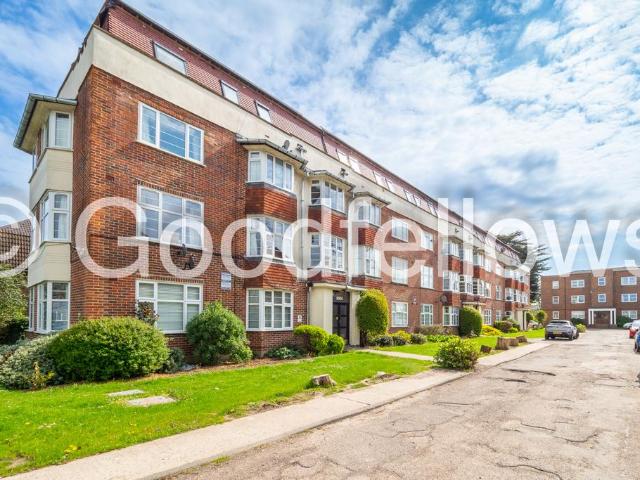 Briar Court, Cheam SM3 2 bed apartment to rent £1,750 pcm £404 pw