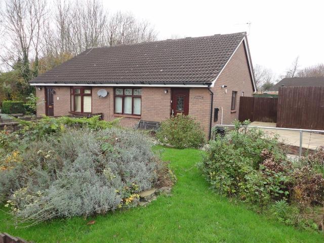 Briar Close, Caldicot NP26, 2 bed bungalow to rent, £1,000 pcm | PrimeLocation