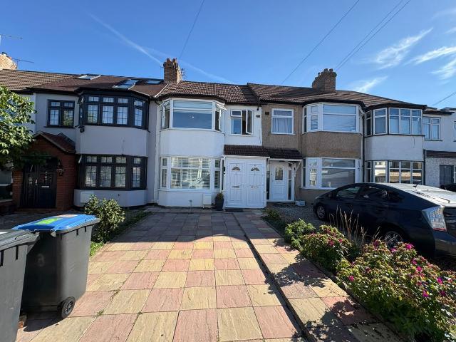 Briar Close, London, London N13, 2 bed terraced house to rent, £1,700 pcm | PrimeLocation