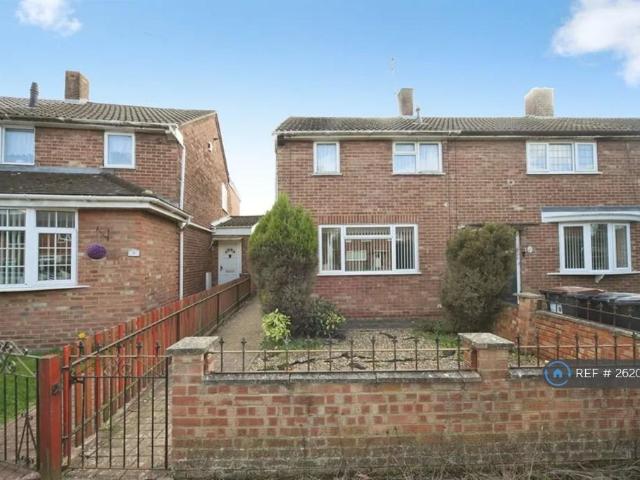 Briar Close, Luton, LU2 2 bed end of terrace house to rent £1,295 pcm £299 pw