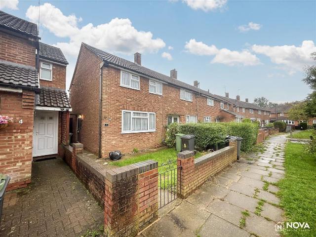 Briar Close, Luton LU2, 2 bed property to rent, £1,300 pcm | PrimeLocation