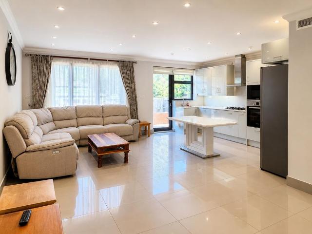 Briar Crescent, Northolt UB5 5 bed house to rent £2,900 pcm £669 pw