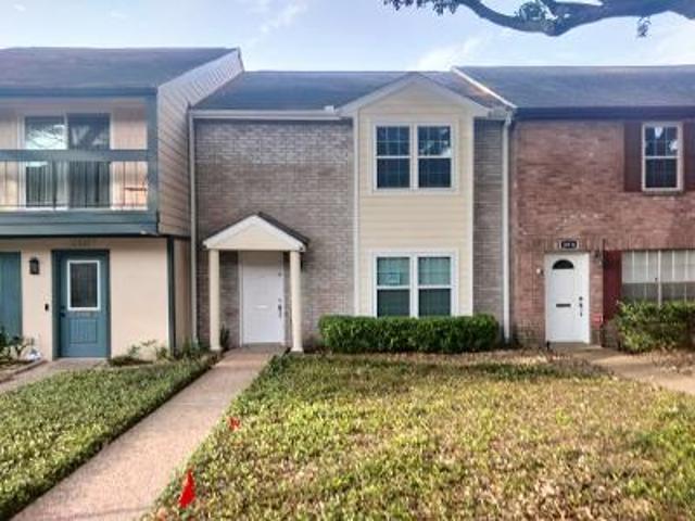Briar Forest Dr