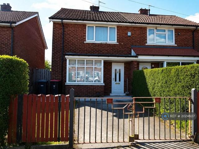 Briar Hill Grove, Manchester, M38 2 bed semi detached house to rent £950 pcm £219 pw