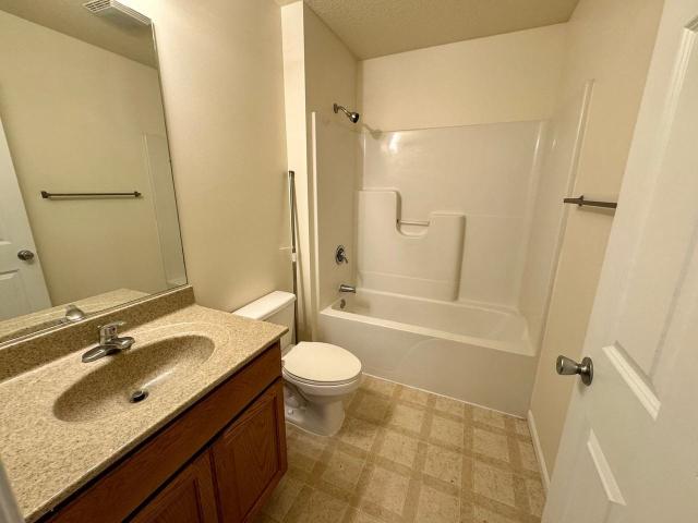 Briar Ridge Villas 3 Bedroom Apartment for Rent at 101 Briar Ridge Cir, Warsaw, IN 46582