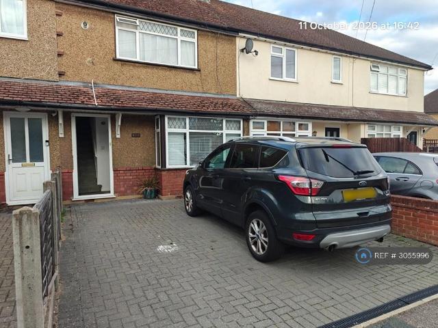 Briar Road, Watford, WD25 2 bed terraced house to rent £1,900 pcm £438 pw