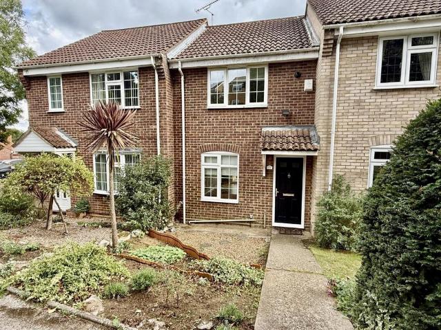 Briarhayes Close, Ipswich IP2 2 bed terraced house to rent £975 pcm £225 pw