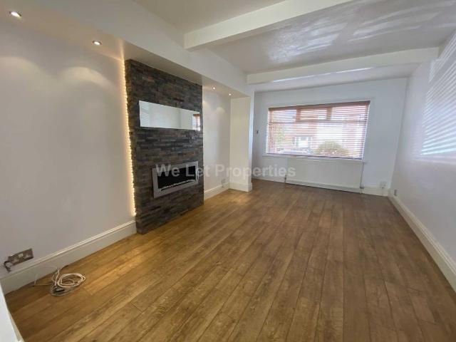 Briarwood Avenue, Droylsden M43, 2 bed property to rent, £1,200 pcm | PrimeLocation