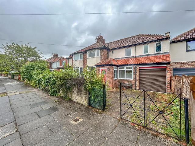Briarwood Avenue, Gosforth, Newcastle. 4 bed house to rent £1,400 pcm £323 pw