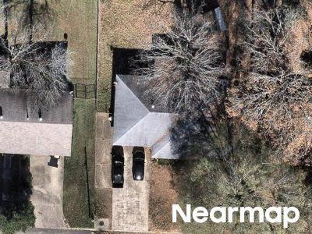 Briarwood Dr
