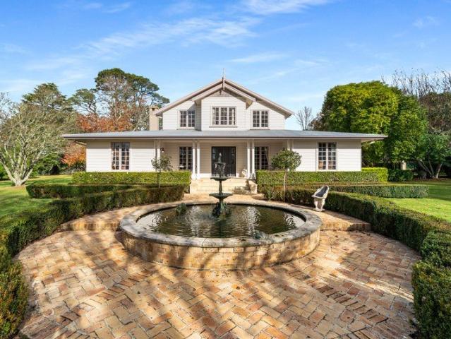 'Briarwood Park' Elegant Country Estate on 80 hectares