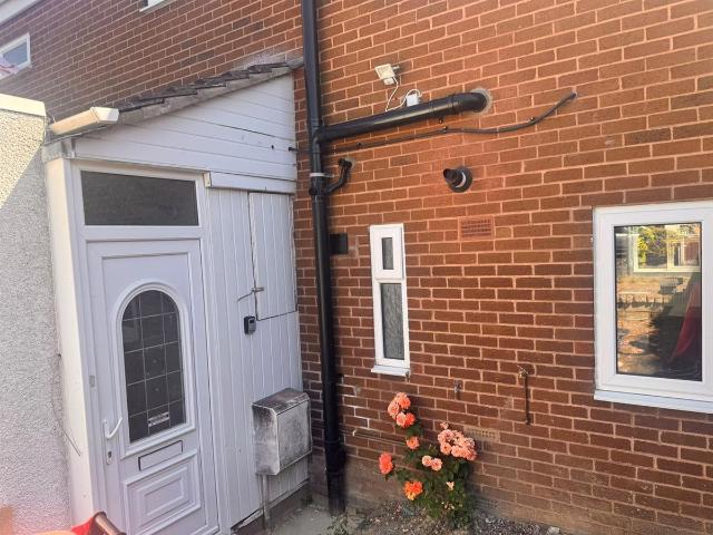 Briarwood, Telford TF3, 5 bed terraced house to rent, £2,400 pcm | PrimeLocation