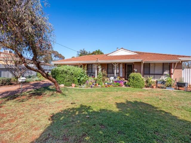 Brick 3 Bedroom Home, That's Perfect for the Growing Family OR as a Set And Forget Rental!