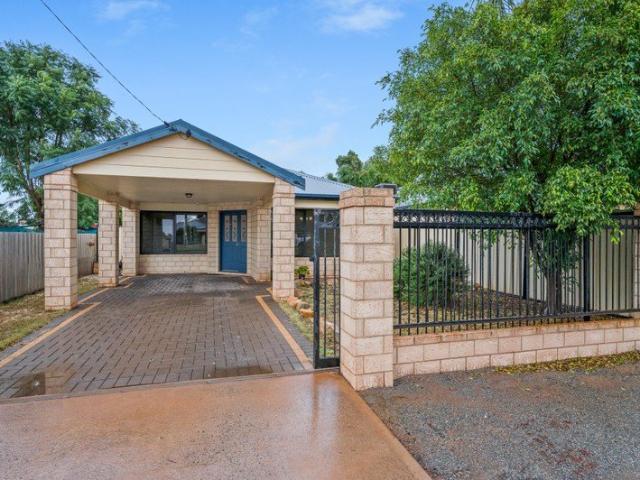 Brick 3 Bedroom Home, That's Perfect for the Growing Family OR as a Set And Forget Rental!