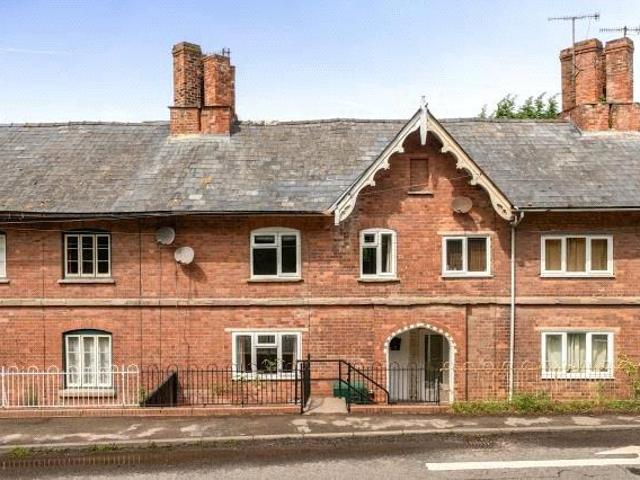 Brick Terrace, Pontrilas, Hereford, HR2 3 bed terraced house to rent £1,200 pcm £277 pw
