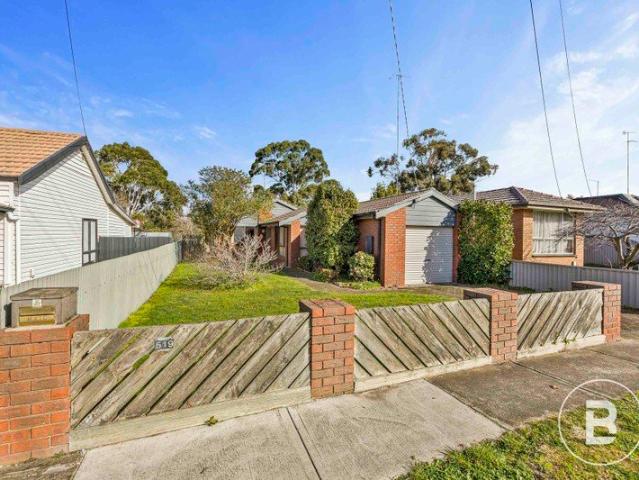 BRICK THREE BEDROOM ON BIG BLOCK