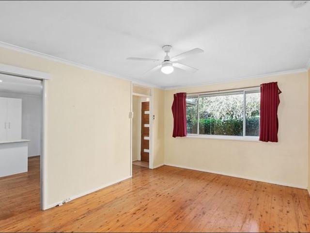 Brick three bedroom Winmalee home