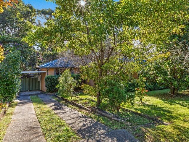 Brick three bedroom Winmalee home