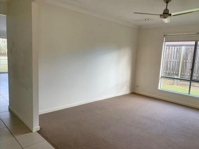 Brick & Tile family home.FOR RENT