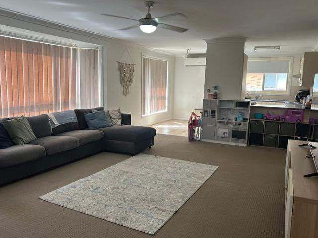 BRICK UNIT IN QUIET COMPLEX