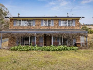 Brick and tile, perfect to holiday or stay for awhile