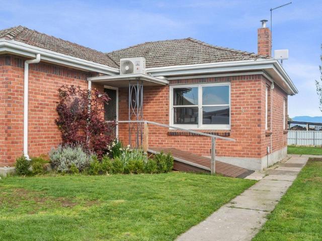 Brick beauty in the heart of Cressy
